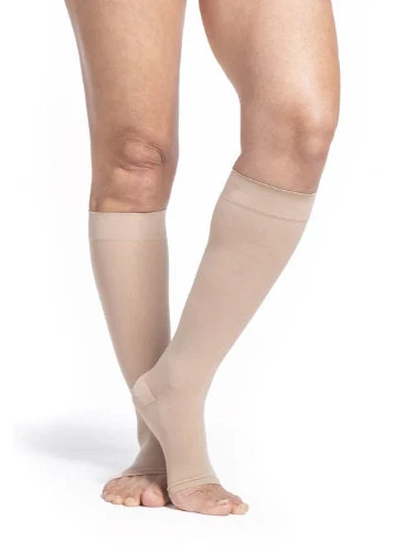 Sigvaris 781CO Sheer, 15-20 mmHg, Knee High, Open Toe - Image 4