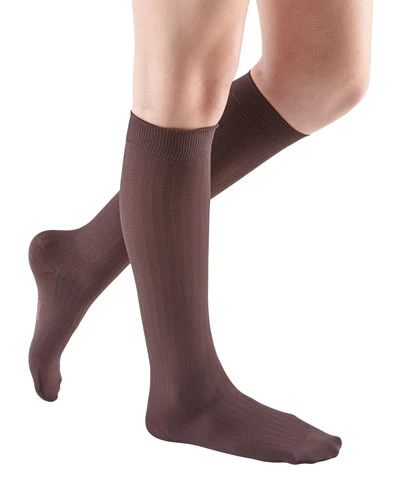 Mediven Comfort Vitality, 20-30 mmHg, Knee High, Closed Toe - Image 2
