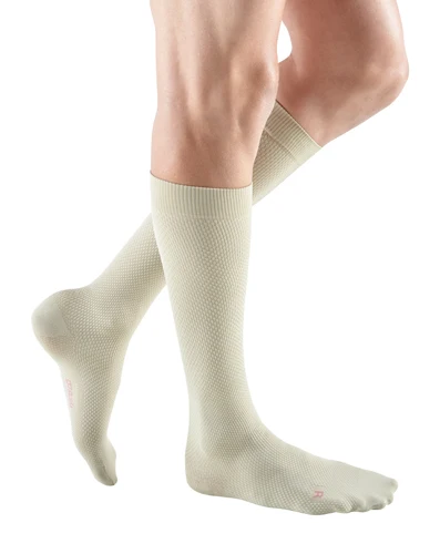 Mediven for Men Select, 30-40 mmHg, Knee High, Extra-Wide Calf, Closed Toe - Image 3