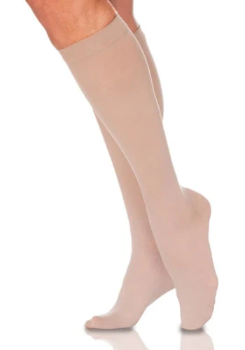 Sigvaris 782C Sheer, 20-30 mmHg, Knee High, Closed Toe - Image 3