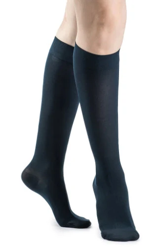 Sigvaris 843C Soft Opaque, 30-40 mmHg, Knee High, Closed Toe - Image 2
