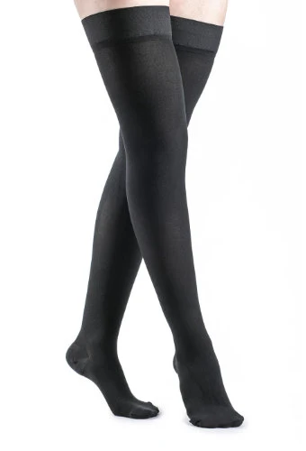 Sigvaris 972N Women's Dynaven Opaque, 20-30 mmHg, Thigh High, Closed Toe - Image 2