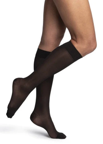 Sigvaris 982C Women's Dynaven Sheer, 20-30 mmHg, Knee High, Closed Toe - Image 2